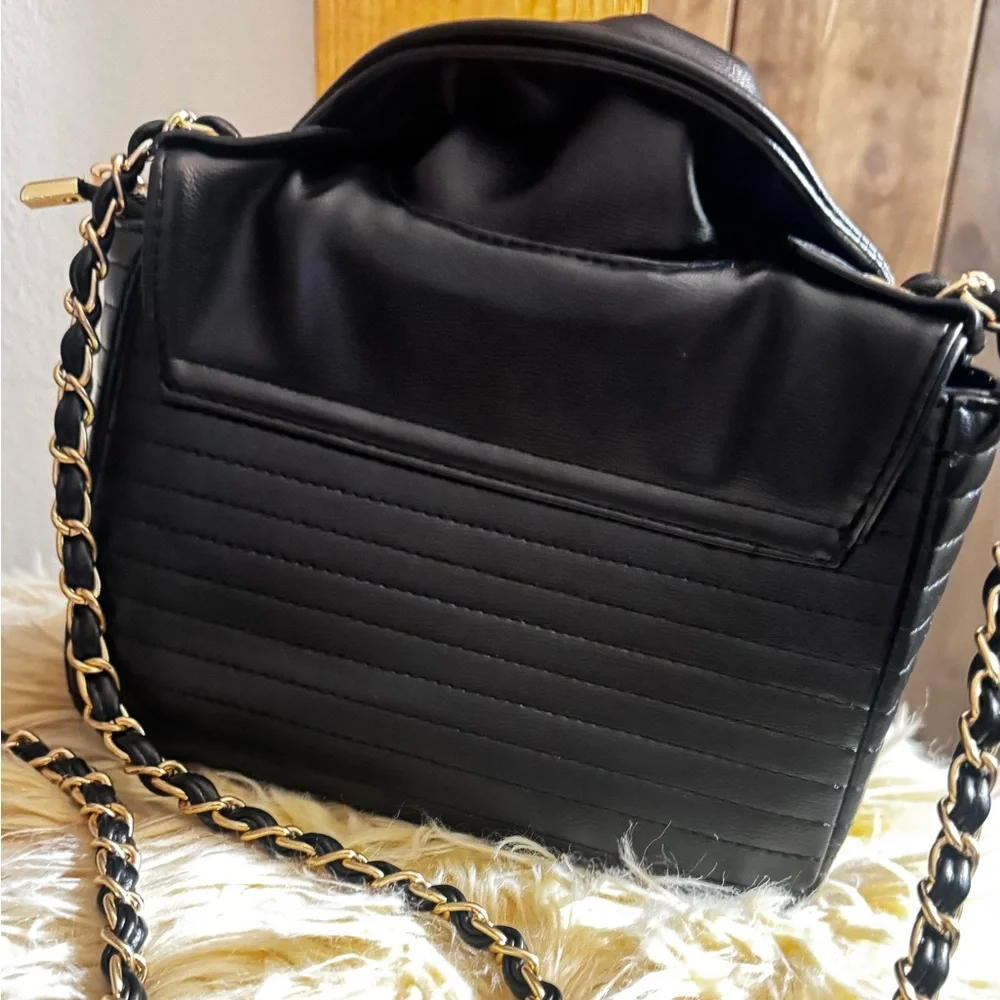 Black Chain Strap Women's Bag - Picture 2 of 2